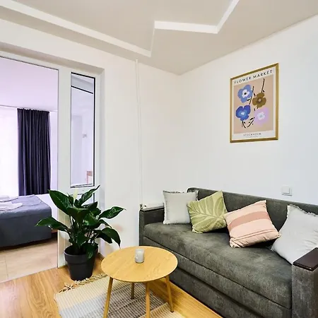Elegant One-bedroom Escape Apartment